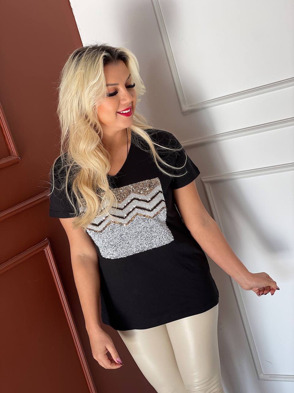 NBW RKH 1011 V YAKA PUL PAYETLI T-SHIRT