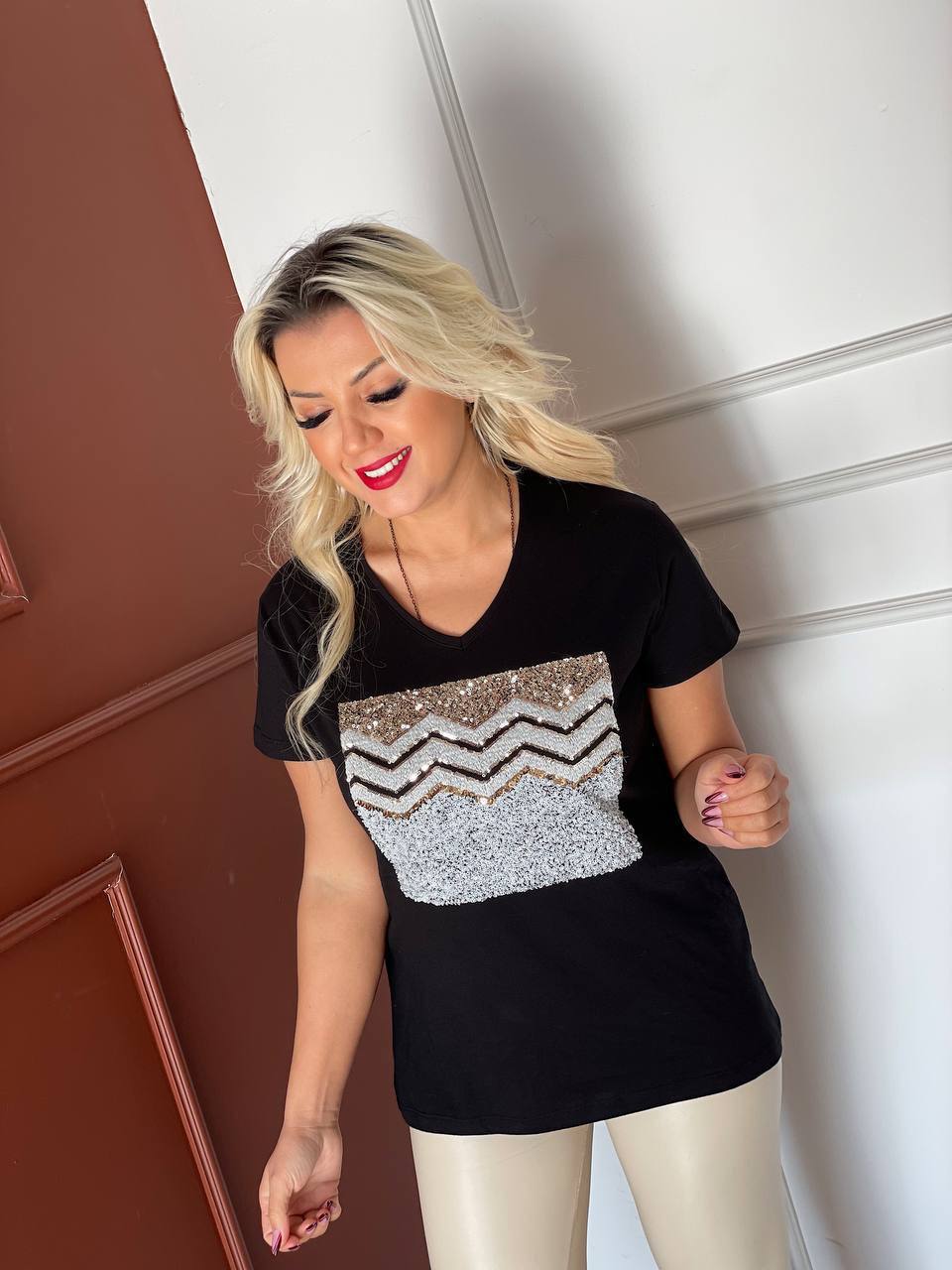 NBW RKH 1011 V YAKA PUL PAYETLI T-SHIRT
