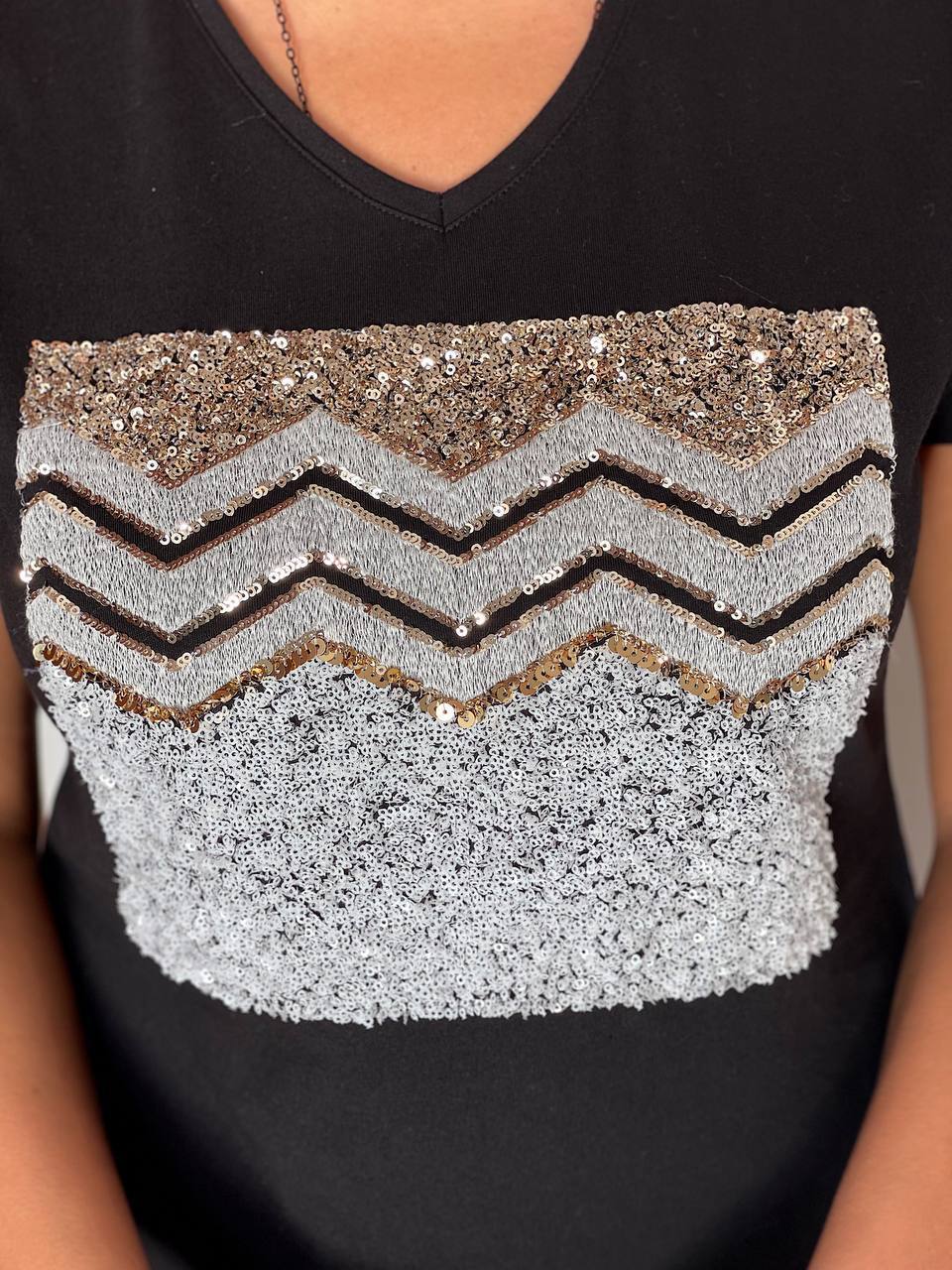 NBW RKH 1011 V YAKA PUL PAYETLI T-SHIRT