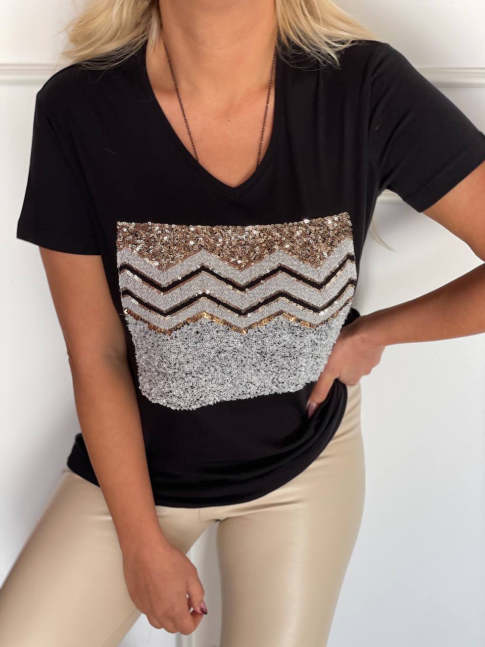NBW RKH 1011 V YAKA PUL PAYETLI T-SHIRT