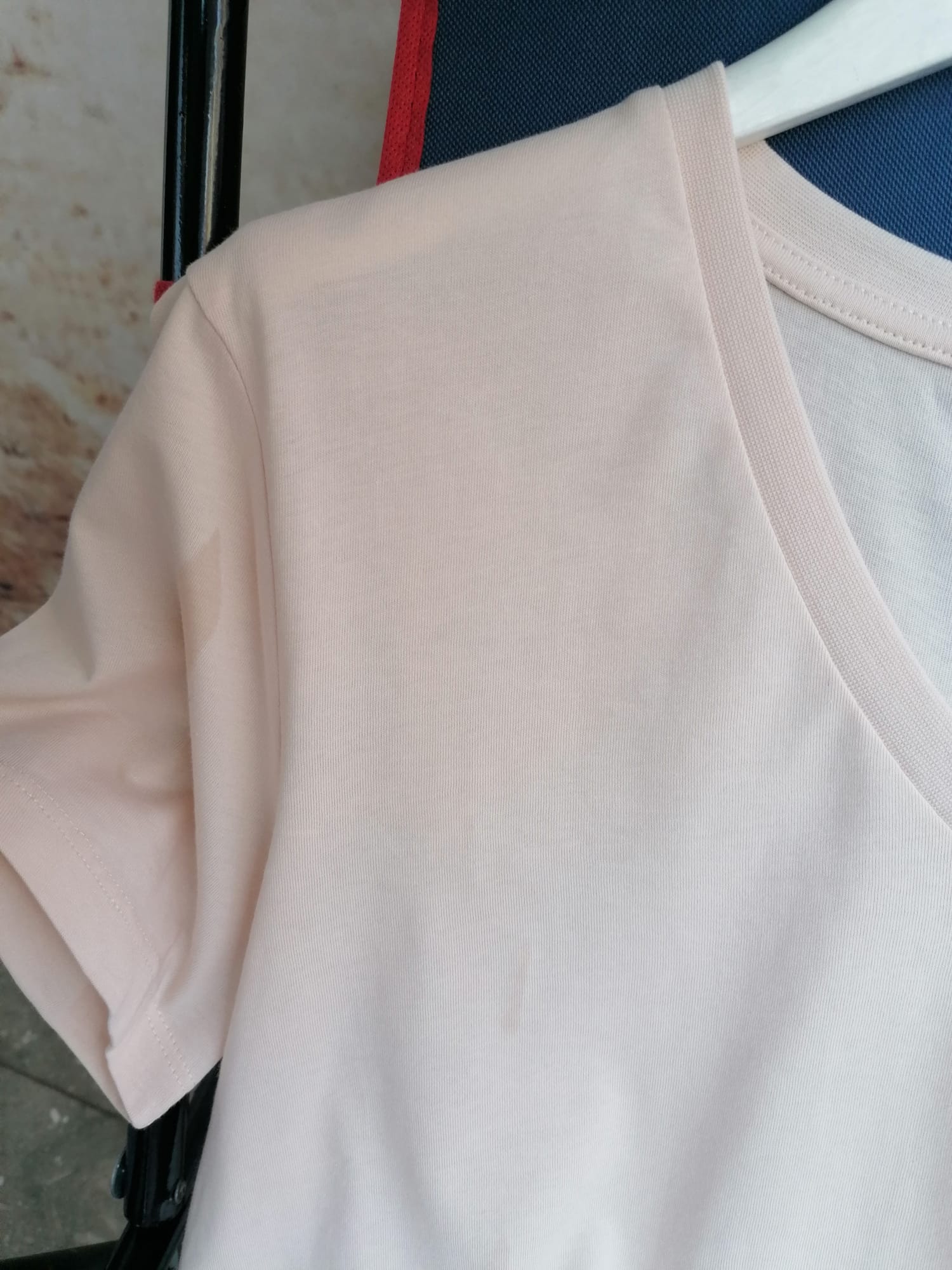 NBW TW BTS 1011 V YAKA T-SHIRT-Bej-pudra
