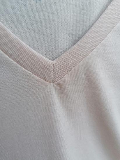 NBW TW BTS 1011 V YAKA T-SHIRT-Bej-pudra